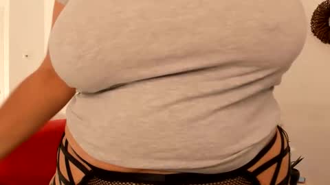 MilfElla online show from 11/29/25, 09:23