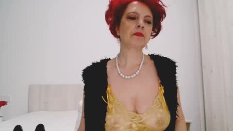 Snapshot of milffsupreme chatting on 12/21/24, 10:17 Milfsupreme online show from 12/21/24, 10:17
