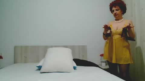Snapshot of milffsupreme chatting on 03/11/25, 03:34 Milfsupreme online show from 03/11/25, 03:34