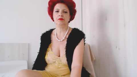 Snapshot of milffsupreme chatting on 09/23/25, 11:46 Milfsupreme online show from 09/23/25, 11:46