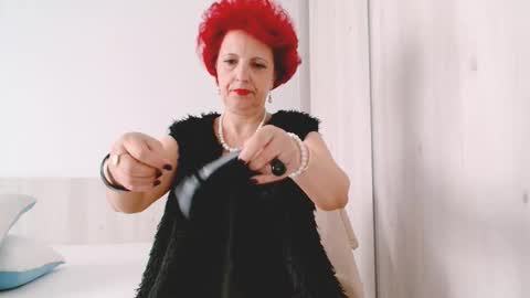 Snapshot of milffsupreme chatting on 09/30/25, 11:37 Milfsupreme online show from 09/30/25, 11:37