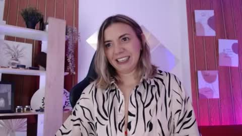 Snapshot of milfsecret69 chatting on 08/08/26, 11:12 Sara online show from 08/08/26, 11:12