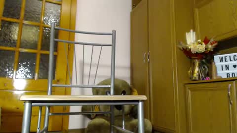 Snapshot of milk_and_hon3y chatting on 12/10/24, 06:11 Im to see you here Pvts are open I love patterns soo much online show from 12/10/24, 06:11