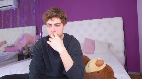 Snapshot of milkhunter_ chatting on 04/11/26, 07:45 milkhunter_ online show from 04/11/26, 07:45