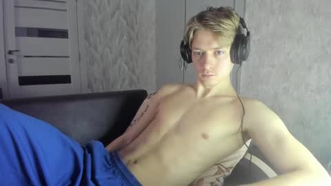 Snapshot of milkiwy chatting on 01/14/25, 06:13 Isaac online show from 01/14/25, 06:13