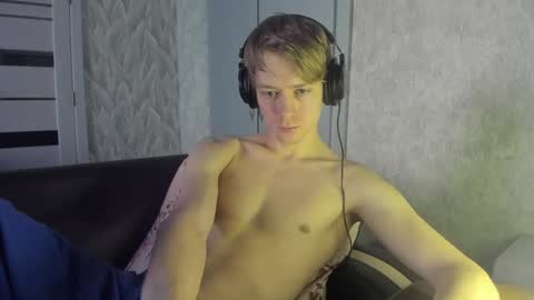 Snapshot of milkiwy chatting on 01/30/25, 05:41 Isaac online show from 01/30/25, 05:41