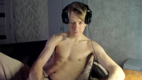 Snapshot of milkiwy chatting on 02/26/25, 05:53 Isaac online show from 02/26/25, 05:53