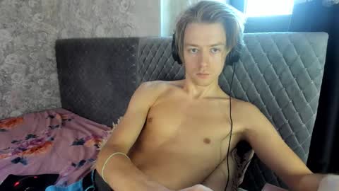 Snapshot of milkiwy chatting on 09/12/25, 07:08 Isaac online show from 09/12/25, 07:08