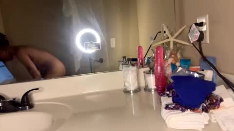 milkmarie online show from 11/22/25, 04:22