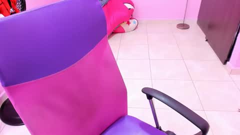 Snapshot of milky__boobs69 chatting on 12/31/24, 03:53 vale online show from 12/31/24, 03:53