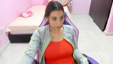 Snapshot of milky__boobs69 chatting on 11/21/25, 11:53 vale online show from 11/21/25, 11:53