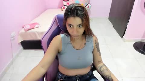 Snapshot of milky__boobs69 chatting on 11/25/25, 07:36 vale online show from 11/25/25, 07:36