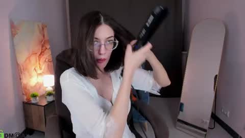 Snapshot of milky_jenny chatting on 07/26/26, 12:34 Eva online show from 07/26/26, 12:34
