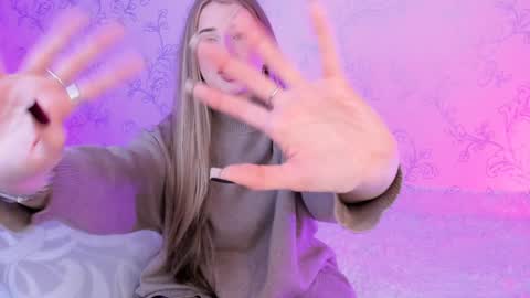 Vivian online show from 12/18/24, 11:34