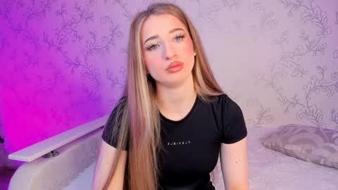 Vivian online show from 12/29/24, 03:57