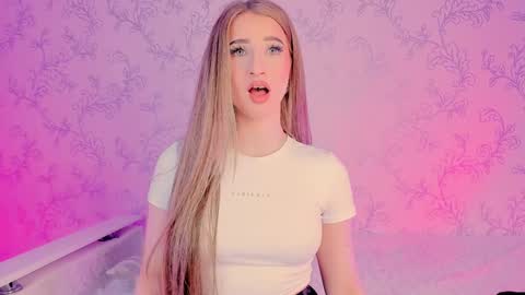 Vivian online show from 01/03/25, 11:14