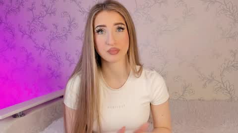 Vivian online show from 01/07/25, 05:12