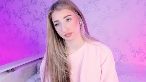 Vivian online show from 01/11/25, 02:47