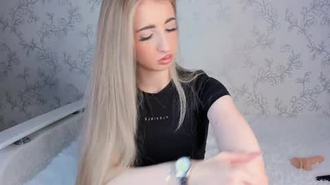 Vivian online show from 01/23/25, 08:36