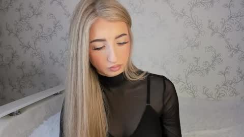 Vivian online show from 01/26/25, 08:25