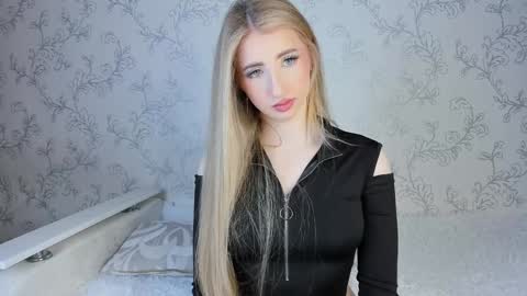 Vivian online show from 02/05/25, 05:09