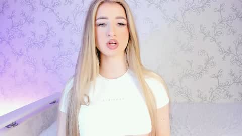 Vivian online show from 02/07/25, 08:22