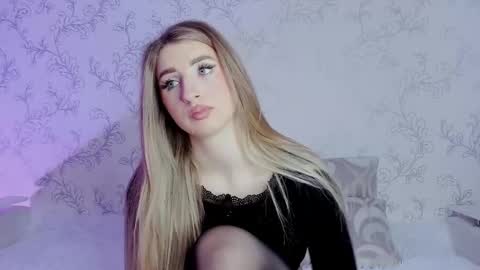 Vivian online show from 03/09/25, 08:29