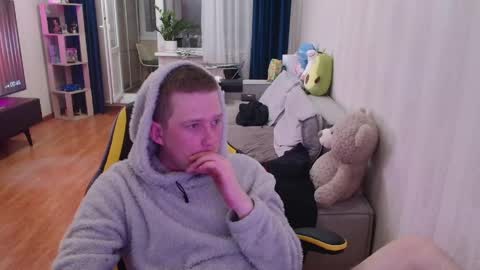 Snapshot of milkyfap chatting on 04/24/26, 10:45 Mark and Elsa online show from 04/24/26, 10:45