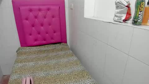 milkyway_18 online show from 11/30/25, 01:37