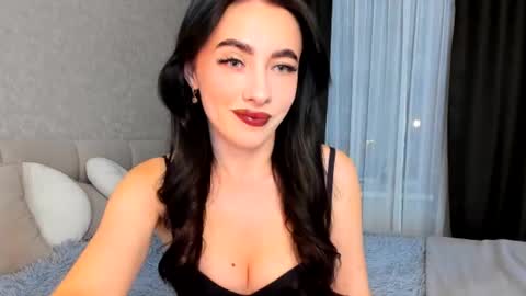 milla moore online show from 10/05/25, 05:00