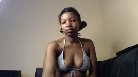 milla_armani online show from 02/21/26, 10:49