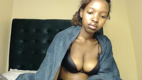 milla_armani online show from 03/03/26, 09:37