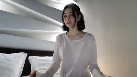 milla bella online show from 04/09/26, 08:03