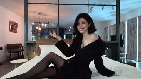 milla bella online show from 04/14/26, 08:37