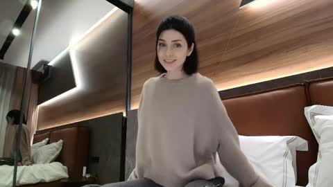 milla bella online show from 04/28/26, 06:35