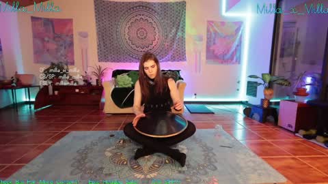 milla_milla online show from 01/01/25, 09:17