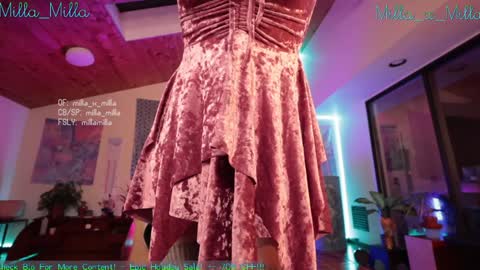 milla_milla online show from 01/04/25, 06:41