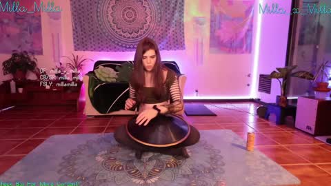 milla_milla online show from 01/11/25, 01:01