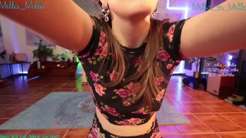 milla_milla online show from 02/08/25, 04:03