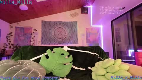 milla_milla online show from 10/07/25, 05:26