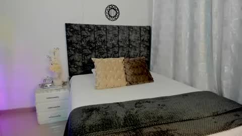 Snapshot of milla_pixxie chatting on 02/10/25, 02:19 Milagros online show from 02/10/25, 02:19