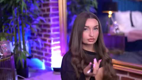 Milla online show from 11/10/25, 06:45