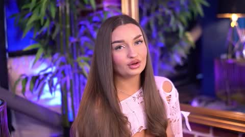 Milla online show from 11/29/25, 07:55