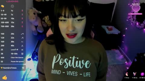 Snapshot of millandiux chatting on 10/27/25, 03:10 millandiux online show from 10/27/25, 03:10