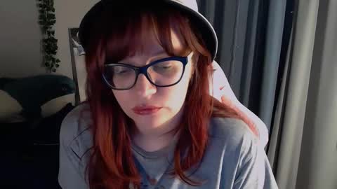 Milla online show from 10/19/25, 04:51