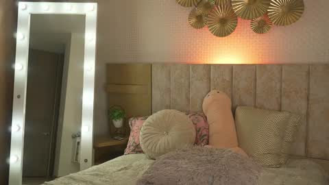 Snapshot of millarousse1 chatting on 01/12/25, 06:06 erika rf99 online show from 01/12/25, 06:06