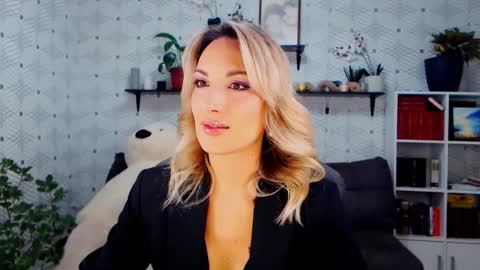 MillaXQueen online show from 11/15/25, 01:07