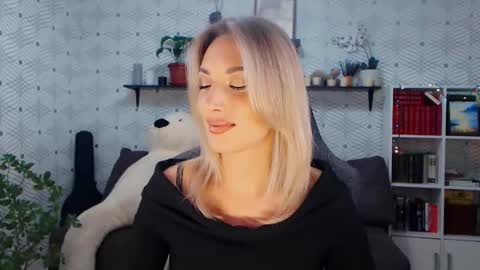 MillaXQueen online show from 05/10/26, 01:16