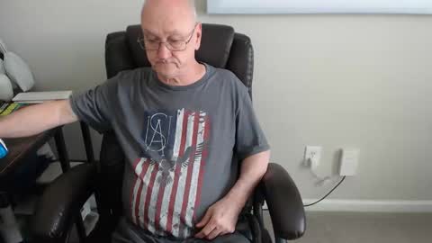 millenium0129 online show from 05/19/26, 04:02