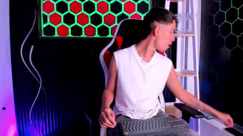 Tommy  online show from 04/11/26, 03:22